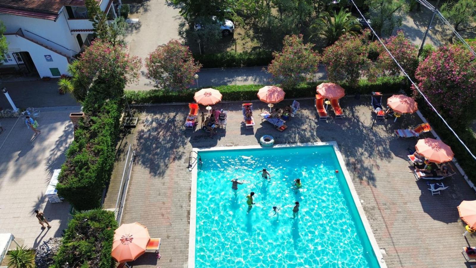 Viola Club Village & Camping Foce Varano Extérieur photo